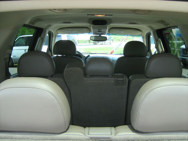 Ford Explorer 2004 photo 2