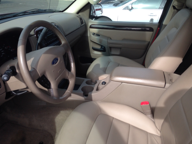Ford Explorer 2004 photo 3
