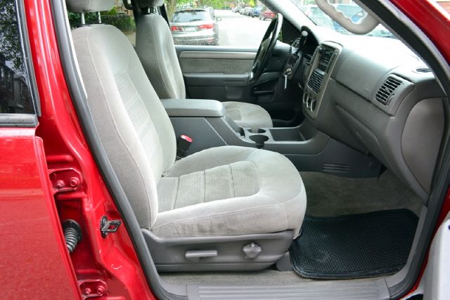 Ford Explorer 2004 photo 12