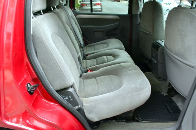 Ford Explorer 2004 photo 13