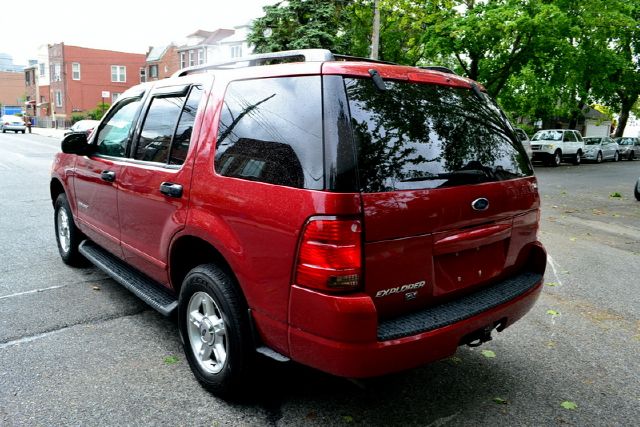 Ford Explorer 2004 photo 4