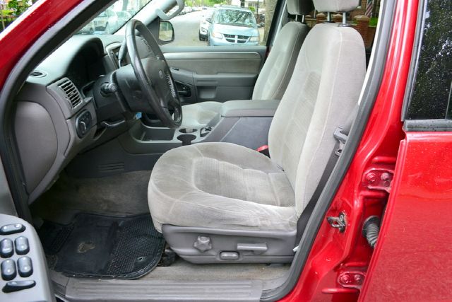 Ford Explorer 2004 photo 6