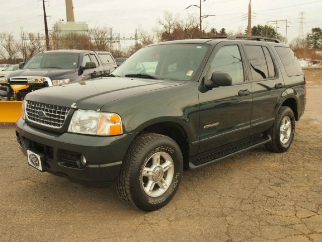 Ford Explorer 2004 photo 2