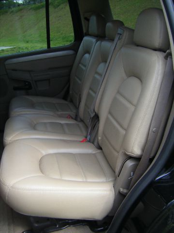Ford Explorer 2004 photo 4