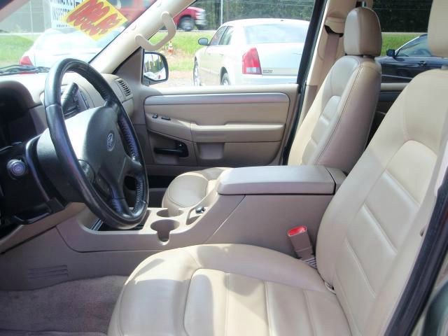 Ford Explorer 2004 photo 2