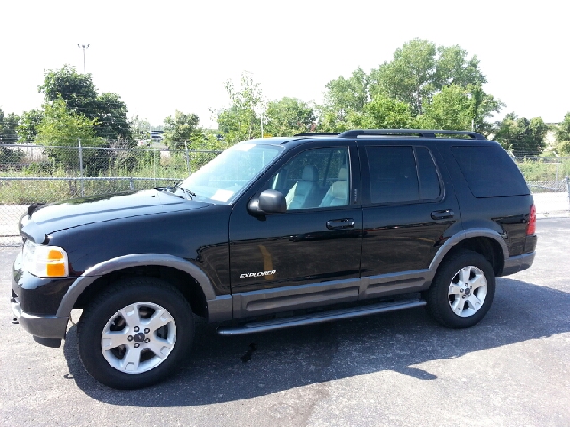 Ford Explorer 2004 photo 2