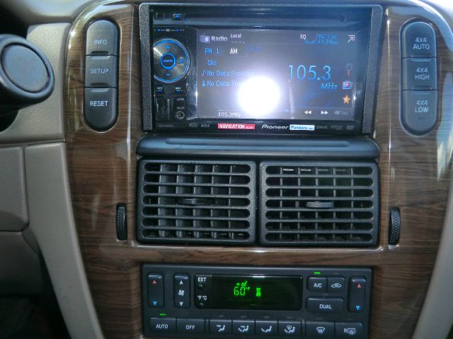 Ford Explorer 2004 photo 25