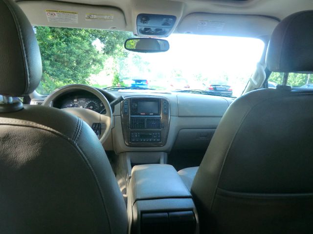 Ford Explorer 2004 photo 3