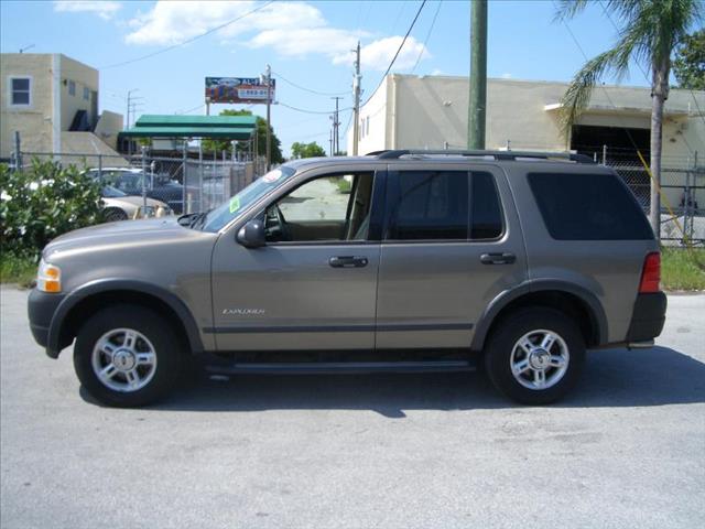Ford Explorer 2004 photo 1