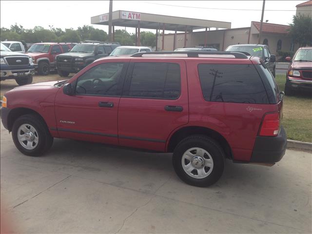 Ford Explorer 2004 photo 2