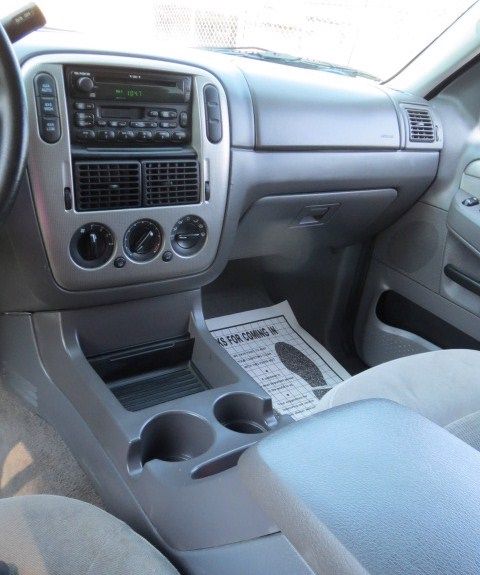 Ford Explorer 2004 photo 15