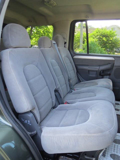 Ford Explorer 2004 photo 17