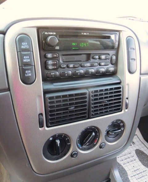 Ford Explorer 2004 photo 44