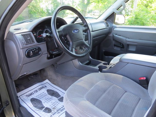 Ford Explorer 2004 photo 46
