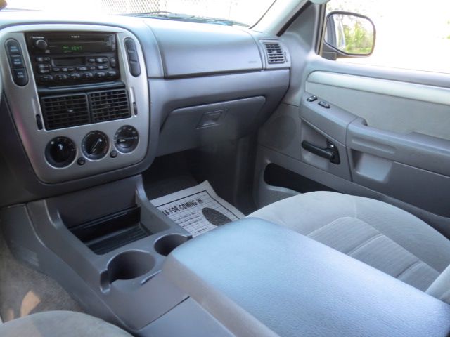 Ford Explorer 2004 photo 57