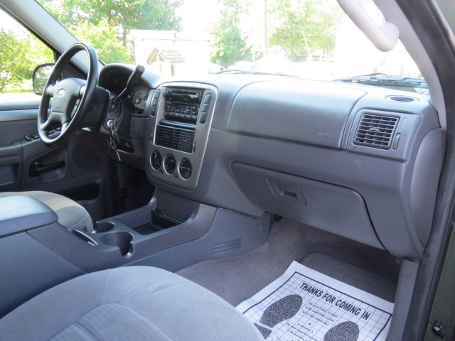 Ford Explorer 2004 photo 66