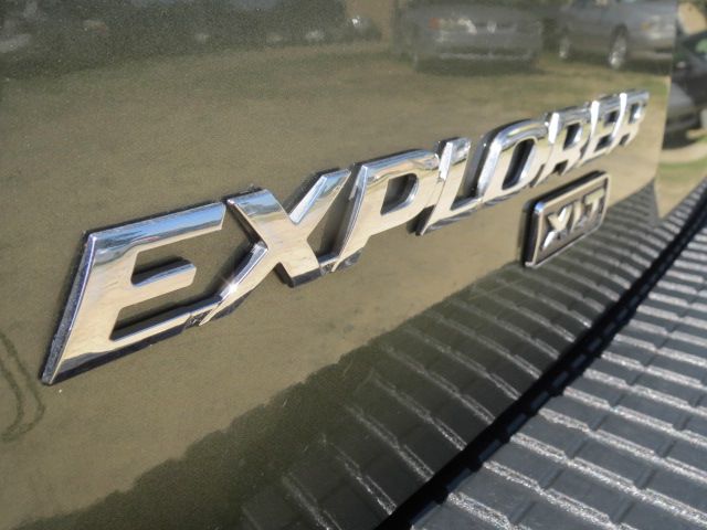 Ford Explorer 2004 photo 8