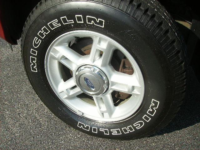 Ford Explorer 2004 photo 1