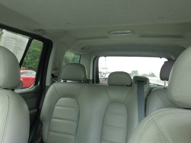 Ford Explorer 2004 photo 4
