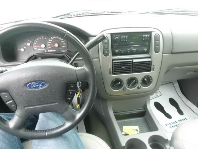 Ford Explorer 2004 photo 8