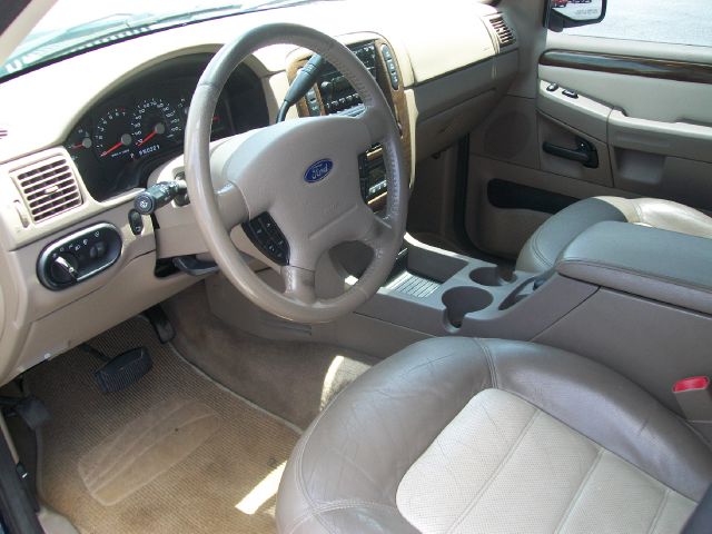 Ford Explorer 2004 photo 4