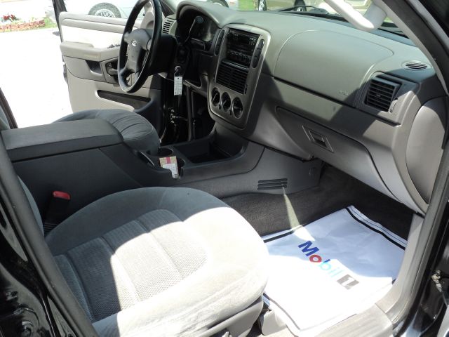 Ford Explorer 2004 photo 10