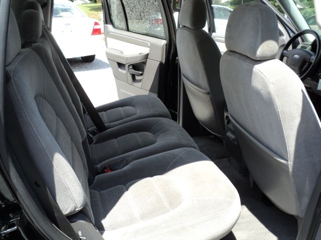 Ford Explorer 2004 photo 12