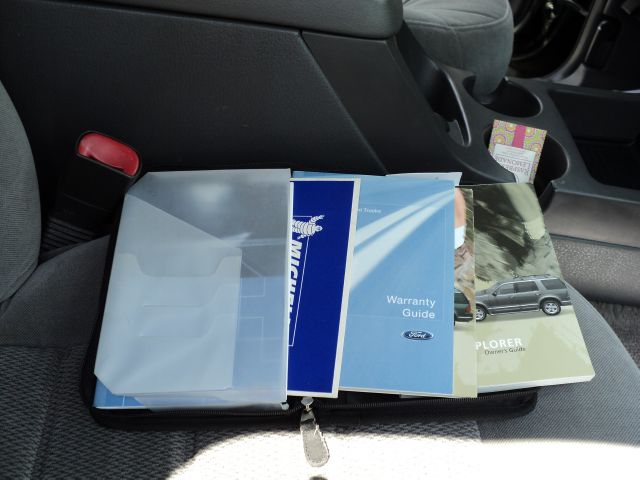 Ford Explorer 2004 photo 9