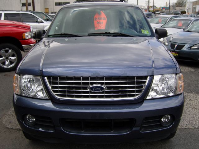 Ford Explorer 2004 photo 2