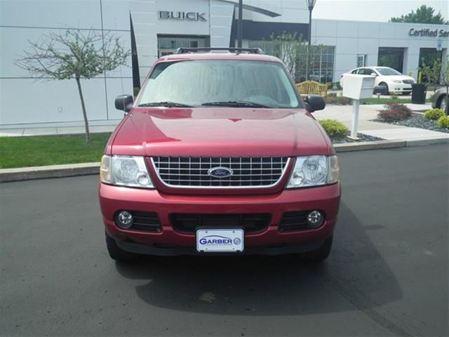 Ford Explorer 2004 photo 2