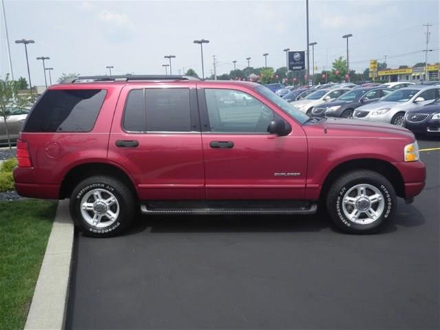 Ford Explorer 2004 photo 3