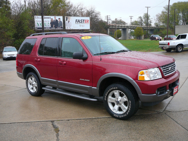 Ford Explorer 2004 photo 2