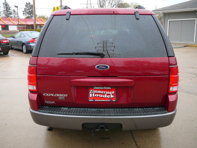 Ford Explorer 2004 photo 3