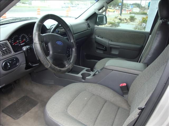Ford Explorer 2004 photo 1