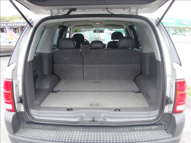 Ford Explorer 2004 photo 3