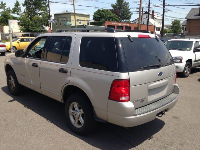Ford Explorer 2004 photo 2