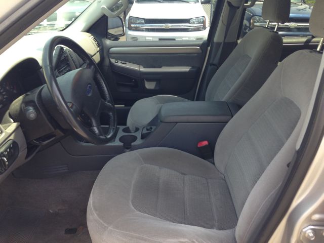 Ford Explorer 2004 photo 6