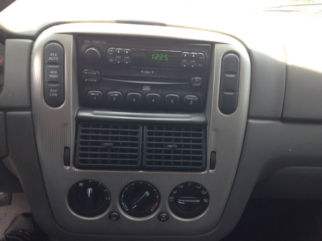 Ford Explorer 2004 photo 9