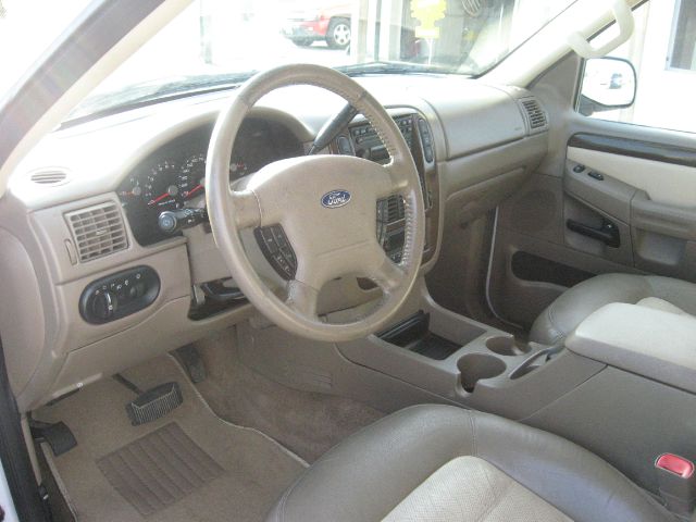 Ford Explorer 2004 photo 1