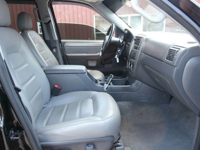 Ford Explorer 2004 photo 3