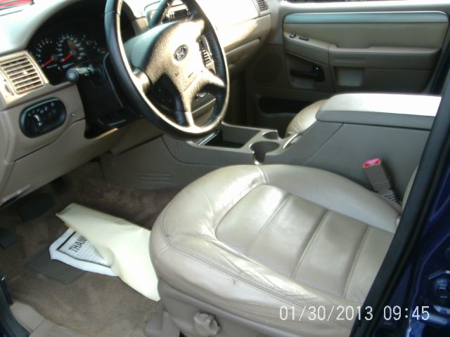 Ford Explorer 2004 photo 3