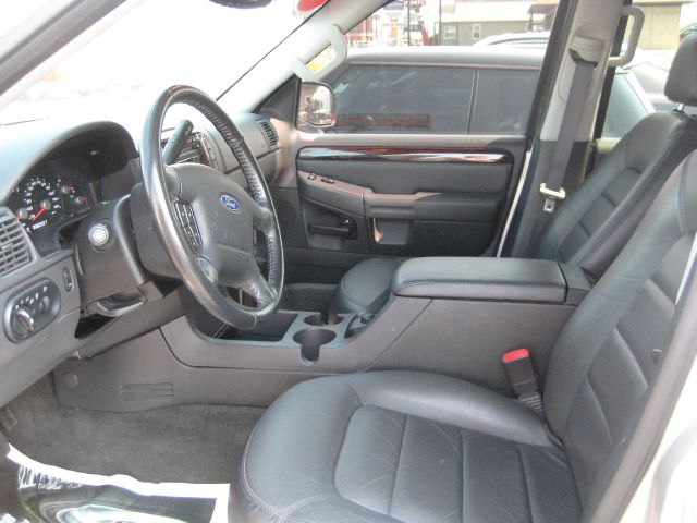 Ford Explorer 2004 photo 3