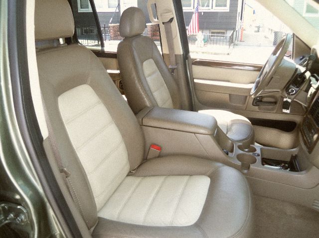 Ford Explorer 2004 photo 15