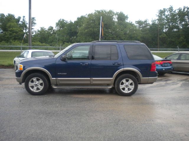 Ford Explorer Custom Deluxe SUV