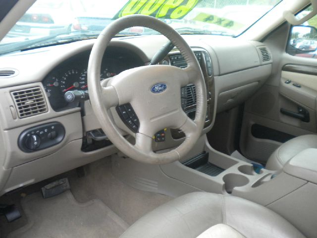Ford Explorer 2004 photo 3