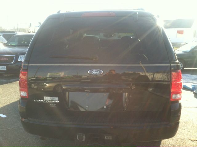 Ford Explorer 2004 photo 4