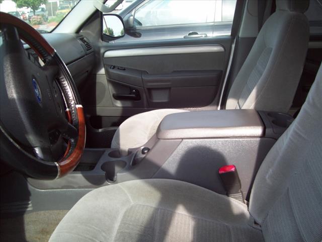 Ford Explorer ESi SUV