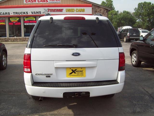 Ford Explorer 2004 photo 1