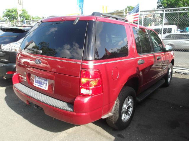 Ford Explorer 2004 photo 1