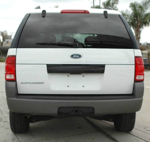 Ford Explorer 2004 photo 1